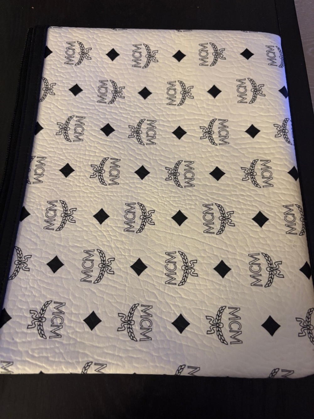 MCM White Pouch with Red Lip Print - Picture 2 of 3